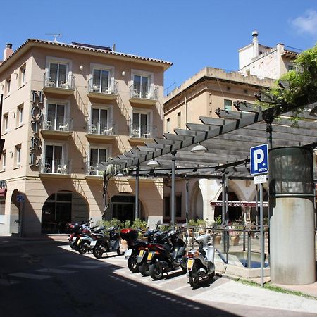 Hotel Placa Sant Feliu de Guixols Bagian luar foto
